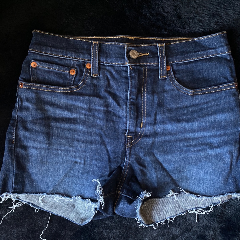 Women’s Levi’s high rise jean shorts